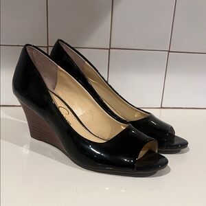 Jessica Simpson Black Patent Peep-Toe Wedge Shoes Size 6 EUC